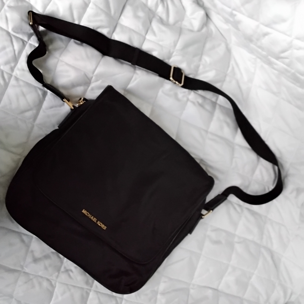 Micheal Kors Messenger Bag
